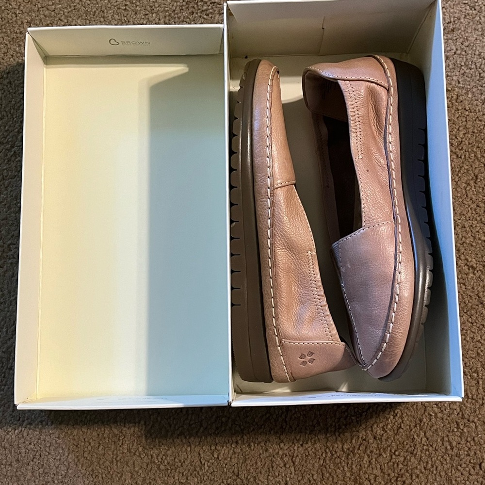 NIB women’s size 8.5 loafers